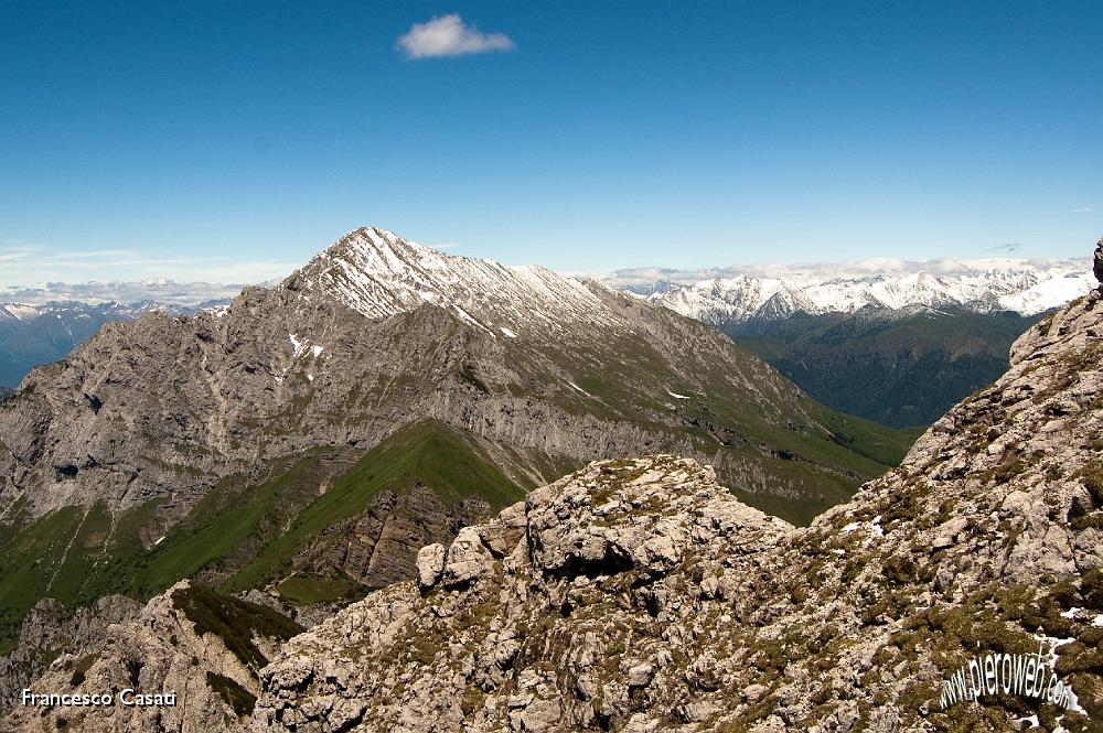 010 Vista sul Grignone con una spruzzatina di neve.jpg